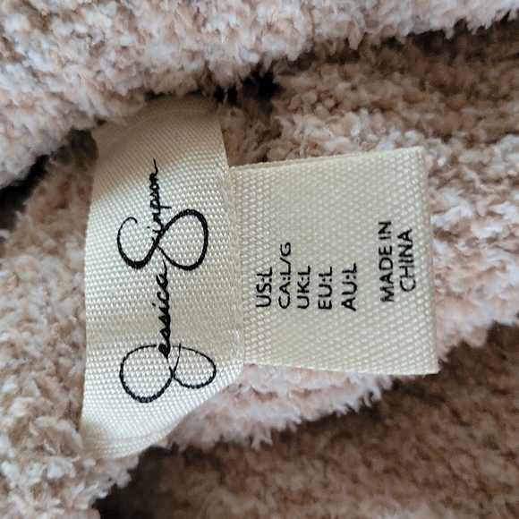 Beige turtle neck - Picture 2 of 2